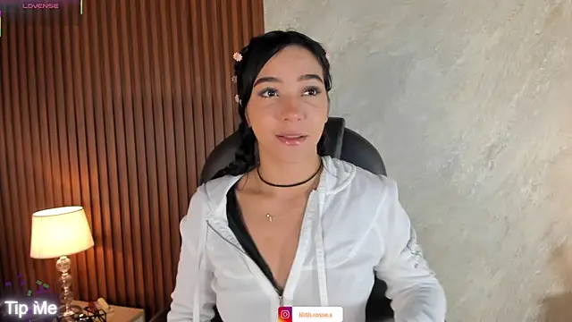 Snapshot of lilith__rosse chatting on September 29, 2025, 12:22 pm lilith rosse online show from September 29, 2025, 12:22 pm