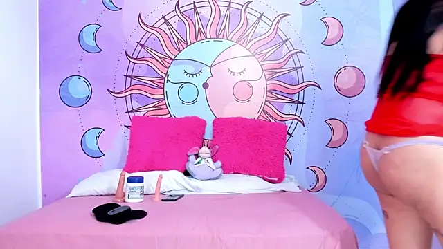 luna hoott online show from February 2, 2026, 7:13 pm