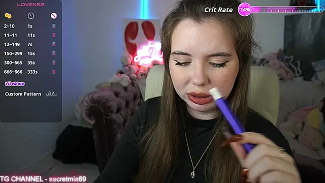 Snapshot of SecretDesireMe chatting on October 9, 2025, 10:43 pm SecretDesireMe online show from October 9, 2025, 10:43 pm