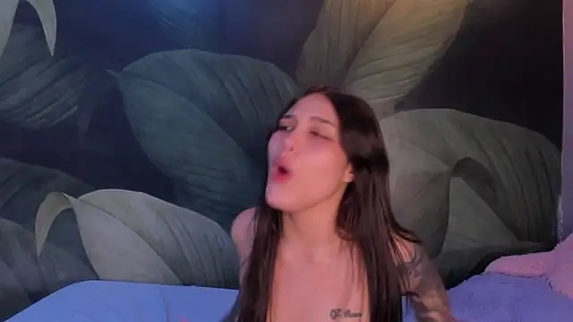 Snapshot of sweett_dirty chatting on March 5, 2025, 6:23 pm sweett dirty online show from March 5, 2025, 6:23 pm