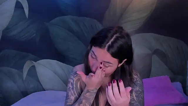 Snapshot of sweett_dirty chatting on November 5, 2025, 12:19 pm sweett dirty online show from November 5, 2025, 12:19 pm