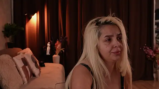 Snapshot of VictoriaMorrone chatting on October 27, 2025, 7:37 pm VictoriaMorrone online show from October 27, 2025, 7:37 pm