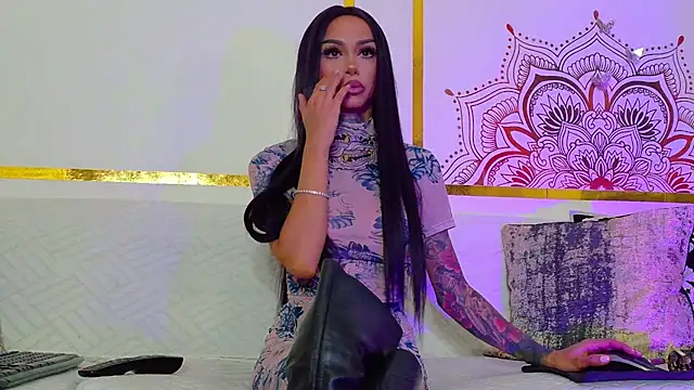 Snapshot of PandoraVolkov chatting on October 22, 2025, 7:35 pm PandoraVolkov online show from October 22, 2025, 7:35 pm