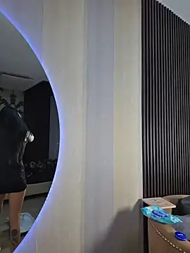 Snapshot of _shantal_smith chatting on November 1, 2025, 3:50 pm shantal smith online show from November 1, 2025, 3:50 pm