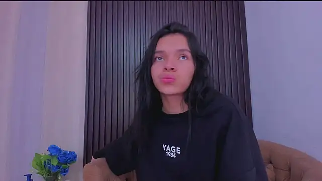 Snapshot of _shantal_smith chatting on September 8, 2025, 5:23 pm shantal smith online show from September 8, 2025, 5:23 pm