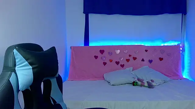 Snapshot of Lia_14_ chatting on February 23, 2025, 11:33 am Lia 14 online show from February 23, 2025, 11:33 am