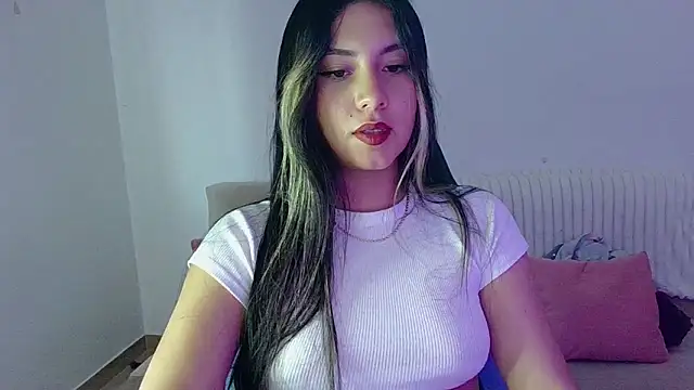 Snapshot of Lia_14_ chatting on May 1, 2026, 10:37 pm Lia 14 online show from May 1, 2026, 10:37 pm