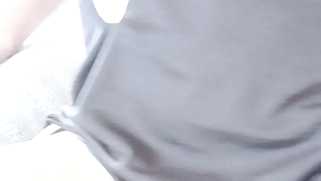 zhenzhen521 online show from April 7, 2026, 3:03 pm