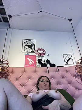 antonella87 online show from June 3, 2026, 11:31 pm
