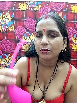 Snapshot of reemacouple007 chatting on October 21, 2025, 6:07 pm reemacouple007 online show from October 21, 2025, 6:07 pm