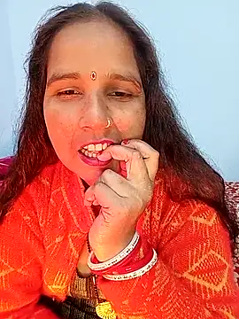 Snapshot of reemacouple007 chatting on December 16, 2025, 6:17 am reemacouple007 online show from December 16, 2025, 6:17 am