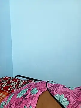 Snapshot of reemacouple007 chatting on October 28, 2025, 6:01 am reemacouple007 online show from October 28, 2025, 6:01 am