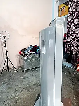 Snapshot of reemacouple007 chatting on November 14, 2025, 4:27 am reemacouple007 online show from November 14, 2025, 4:27 am