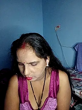 Snapshot of reemacouple007 chatting on November 4, 2025, 6:55 pm reemacouple007 online show from November 4, 2025, 6:55 pm