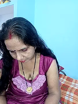 Snapshot of reemacouple007 chatting on October 29, 2025, 7:24 pm reemacouple007 online show from October 29, 2025, 7:24 pm