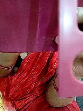 Snapshot of reemacouple007 chatting on October 22, 2025, 6:13 am reemacouple007 online show from October 22, 2025, 6:13 am