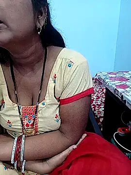 Snapshot of reemacouple007 chatting on November 6, 2025, 5:22 am reemacouple007 online show from November 6, 2025, 5:22 am