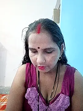 Snapshot of reemacouple007 chatting on October 26, 2025, 8:04 am reemacouple007 online show from October 26, 2025, 8:04 am