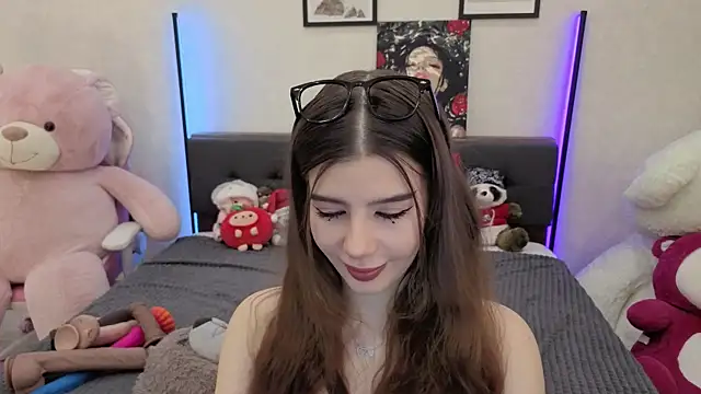 Snapshot of dolly_ll chatting on December 4, 2025, 1:32 pm dolly ll online show from December 4, 2025, 1:32 pm