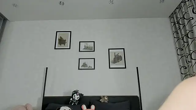 Snapshot of dolly_ll chatting on March 18, 2025, 7:44 pm dolly ll online show from March 18, 2025, 7:44 pm