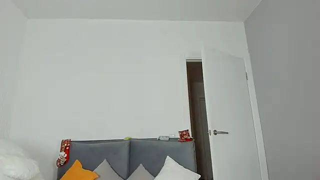 Snapshot of dolly_ll chatting on March 13, 2025, 4:34 pm dolly ll online show from March 13, 2025, 4:34 pm