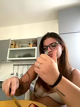 Snapshot of Coupleorny chatting on September 26, 2025, 12:01 pm Coupleorny online show from September 26, 2025, 12:01 pm