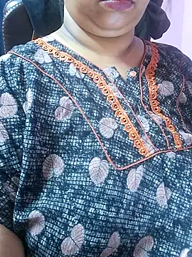 Snapshot of Ravina_patil1 chatting on September 9, 2025, 8:40 pm Ravina patil1 online show from September 9, 2025, 8:40 pm