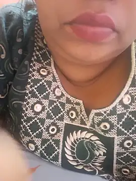 Snapshot of Ravina_patil1 chatting on October 3, 2025, 5:14 pm Ravina patil1 online show from October 3, 2025, 5:14 pm