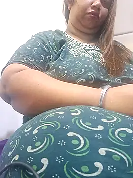 Snapshot of Ravina_patil1 chatting on November 17, 2025, 2:32 pm Ravina patil1 online show from November 17, 2025, 2:32 pm