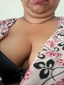 Snapshot of Ravina_patil1 chatting on May 31, 2026, 5:24 am Ravina patil1 online show from May 31, 2026, 5:24 am