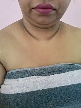 Snapshot of Ravina_patil1 chatting on May 13, 2026, 4:19 am Ravina patil1 online show from May 13, 2026, 4:19 am
