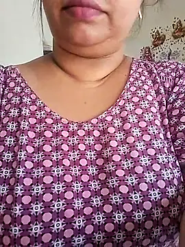 Snapshot of Ravina_patil1 chatting on June 7, 2026, 7:13 am Ravina patil1 online show from June 7, 2026, 7:13 am