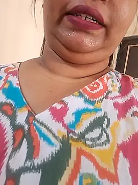 Snapshot of Ravina_patil1 chatting on May 6, 2026, 5:33 am Ravina patil1 online show from May 6, 2026, 5:33 am