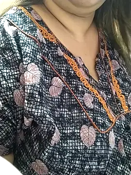 Snapshot of Ravina_patil1 chatting on February 25, 2025, 3:31 pm Ravina patil1 online show from February 25, 2025, 3:31 pm