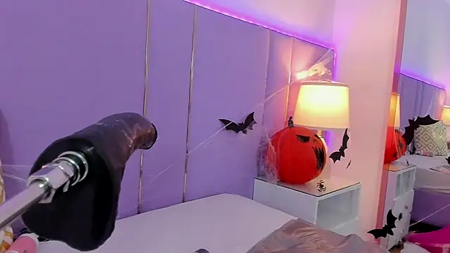 Snapshot of SophyRuiz_ chatting on October 22, 2025, 12:15 pm SophyRuiz online show from October 22, 2025, 12:15 pm