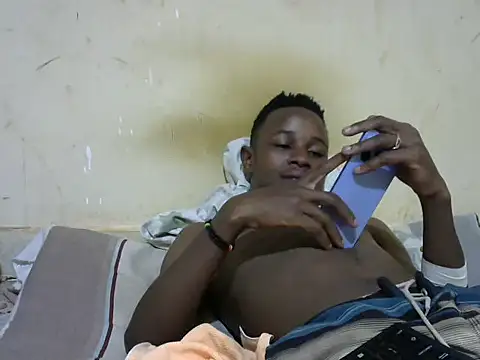 swthairydic online show from December 16, 2025, 2:43 pm