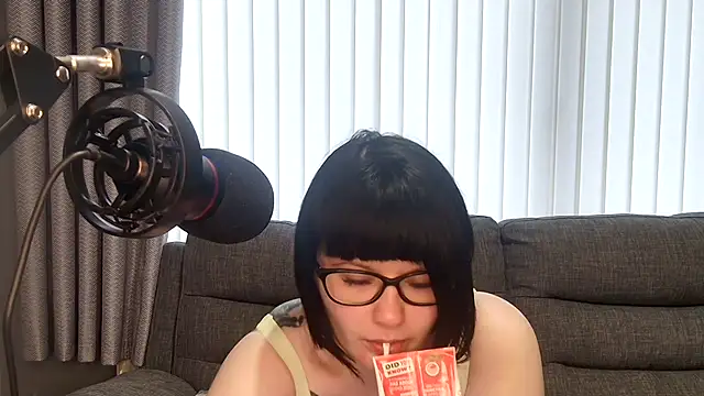 Snapshot of SquirtingIrishShannon chatting on February 3, 2025, 3:49 pm SquirtingIrishShannon online show from February 3, 2025, 3:49 pm