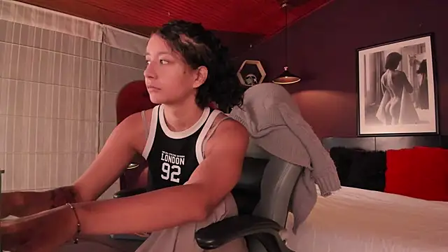 Moony 14 online show from April 8, 2026, 1:12 pm