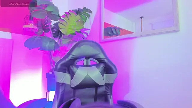 Snapshot of enma30_ chatting on September 25, 2025, 2:01 pm enma30 online show from September 25, 2025, 2:01 pm