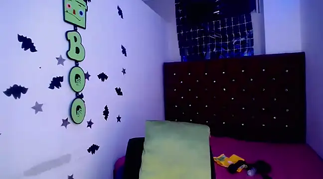 angelinebigcock online show from February 26, 2025, 9:22 am