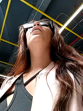 Snapshot of Lena-32 chatting on February 7, 2025, 3:41 pm Lena-32 online show from February 7, 2025, 3:41 pm