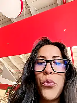 Snapshot of Lena-32 chatting on December 5, 2024, 4:28 pm Lena-32 online show from December 5, 2024, 4:28 pm