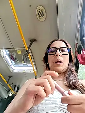 Snapshot of Lena-32 chatting on January 29, 2025, 3:47 pm Lena-32 online show from January 29, 2025, 3:47 pm