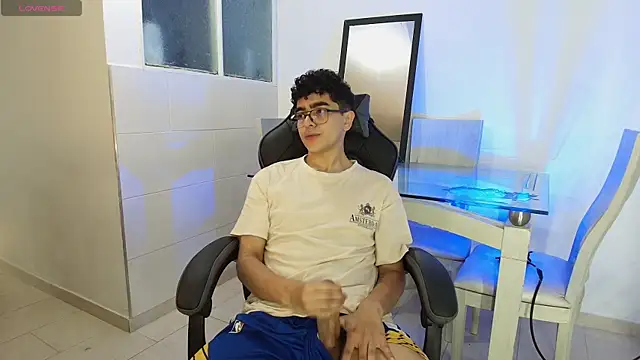  nickconnor01 online show from November 11, 2025, 3:12 am