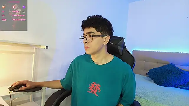  nickconnor01 online show from November 16, 2025, 3:11 am