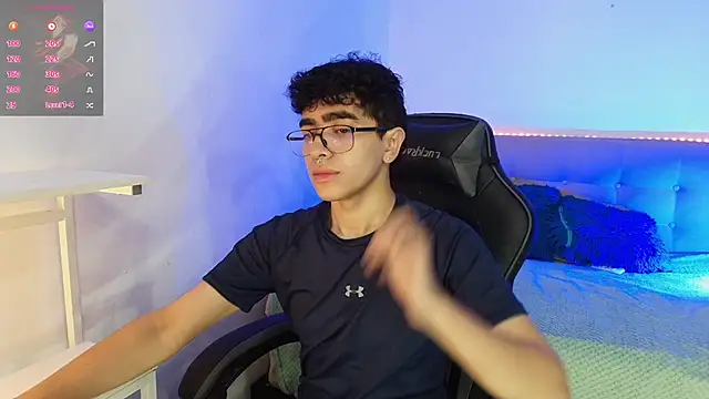  nickconnor01 online show from December 3, 2025, 5:12 pm