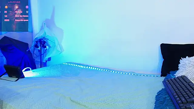  nickconnor01 online show from December 19, 2025, 9:06 pm