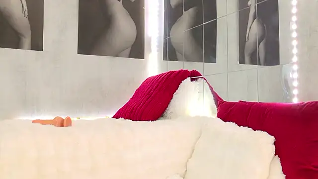 Snapshot of celia_chanel chatting on February 24, 2026, 6:03 am celia chanel online show from February 24, 2026, 6:03 am