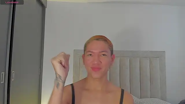 JulianRose 1 online show from November 26, 2025, 12:16 pm