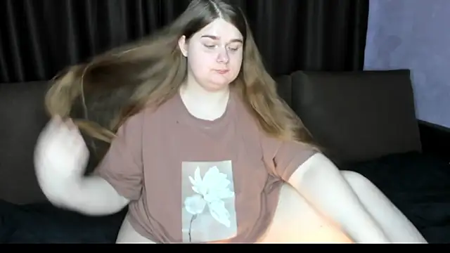 Snapshot of Aushpana chatting on November 11, 2025, 10:21 am Aushpana online show from November 11, 2025, 10:21 am